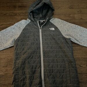 Flash sale!!! Boys L North Face Gray Quilted Jacket